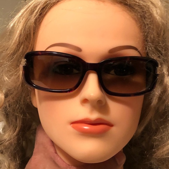 Laura Biagiotti Accessories - Laura Biagiotti Italian sunglasses new conditions